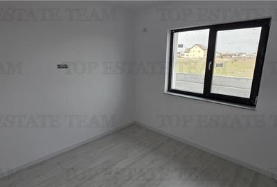 Casă cu 4 camere în Olteni - 17