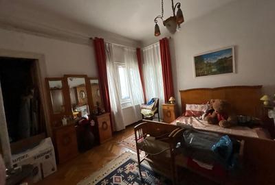 Casă cu 4 camere cu Teren 160 Mp în Armeneasca