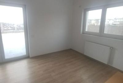 Casă cu 3 camere cu Teren 110 Mp în Central