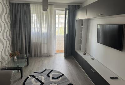 Apartament cu 3 camere decomandat în Drumul Taberei