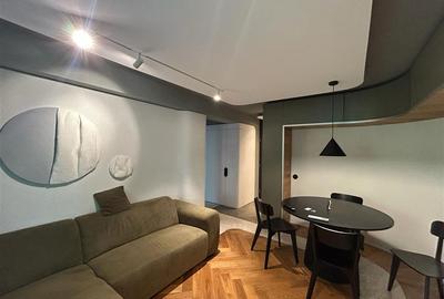 Apartament cu 2 camere semidecomandat, mobilat în Central