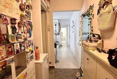Apartament cu 3 camere decomandat în Craiovița Nouă
