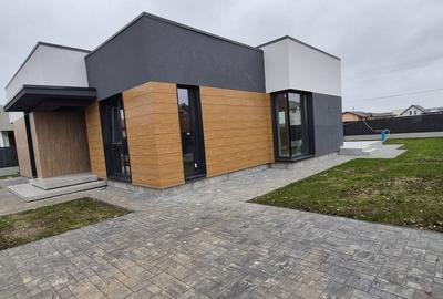 Casă cu 6 camere cu Teren 500 Mp în Balotești - 2