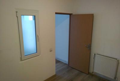 Casă cu 3 camere în Central - 8