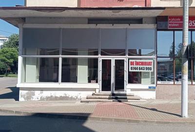 Spațiu comercial, de 65 mp, în Central - 4