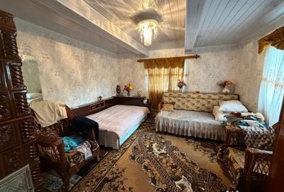 Casă cu 2 camere cu Teren 2100 Mp în Bălcăuți