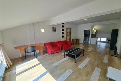 Apartament cu 2 camere semidecomandat, mobilat în Bulgaria