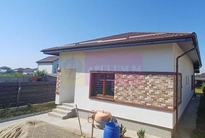 Casă individuală cu 4 camere cu Canalizare în Săbăreni - 4
