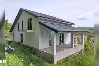 Casă cu 5 camere cu Teren 800 Mp în Feleacu