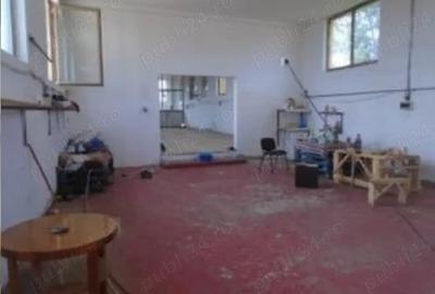 Spațiu comercial, de 700 mp, în Central - 3