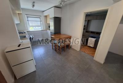 Apartament cu 3 camere decomandat, mobilat în Dâmbovița