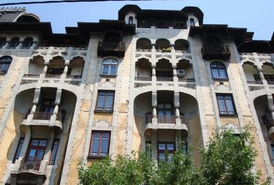 Casă cu 50 camere cu Teren 1800 Mp în P-ța Universității - 1
