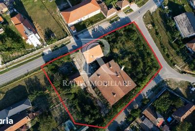 Casă cu Teren 3200 Mp în Sântandrei