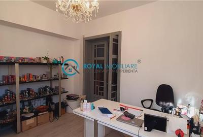 Spațiu comercial, de 300 mp, în Central - 14