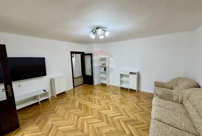 Apartament cu 3 camere decomandat în Central - 1
