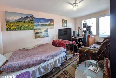 Apartament cu 4 camere decomandat în Dârste