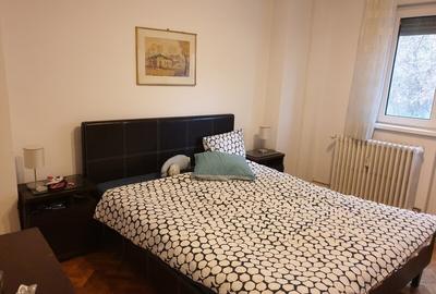 Apartament cu 3 camere semidecomandat în Ștefan cel Mare