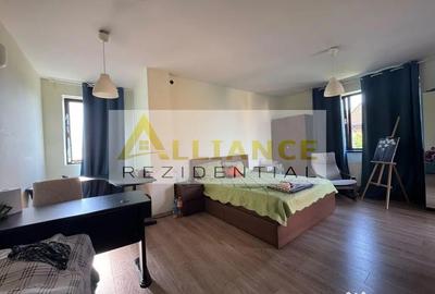 Casă cu 7 camere cu Teren 400 Mp în Central
