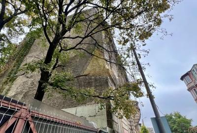 Casă individuală cu 14 camere cu Teren 286 Mp în P-ța Sfinții Voievozi - 13