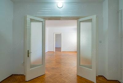 Apartament cu 3 camere nedecomandat în Ultracentral