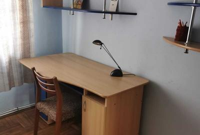 Apartament cu 3 camere decomandat în Energiei