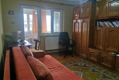 Apartament cu 2 camere semidecomandat în Obor