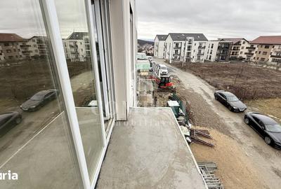Apartament cu 3 camere decomandat în Europa