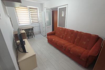 Apartament cu 2 camere decomandat în Podu Roș