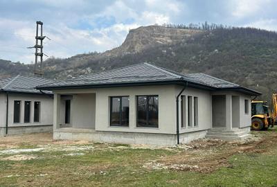 Casă cu 3 camere cu Teren 120 Mp în Central - 4