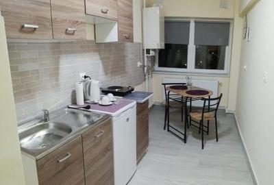 Garsonieră decomandată în Central