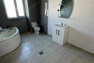Casă cu Teren 628 Mp în Limanu - 8