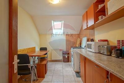 Casă individuală cu 11 camere cu Teren 789 Mp în Florilor - 24