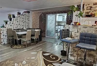 Casă cu 4 camere în Central