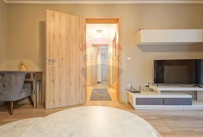 Apartament cu 2 camere decomandat, mobilat în Tractorul - 3
