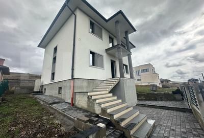 Casă individuală cu 4 camere cu Canalizare în Chinteni - 18