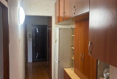Apartament cu 3 camere decomandat în Alfa