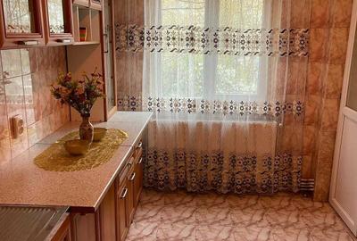 Apartament cu 3 camere decomandat în 1 Mai