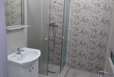Garsonieră decomandată în Roșu