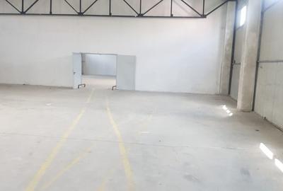 Spațiu industrial, de 400 mp, în Est - 2
