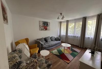 Apartament cu 2 camere decomandat, mobilat în Universitate