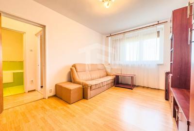Apartament cu 3 camere semidecomandat, mobilat în Militari