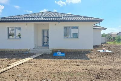 Casă cu 4 camere cu Canalizare în Dragomirești-Deal - 3