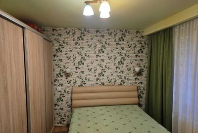 Apartament cu 3 camere decomandat în Vlădeni