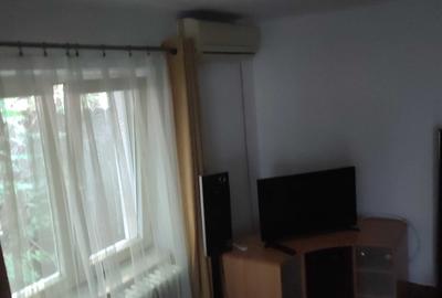 Casă cu 3 camere cu Teren 330 Mp în Central - 1