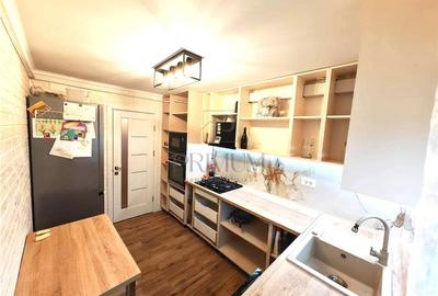 Apartament cu 3 camere decomandat, mobilat în Soarelui