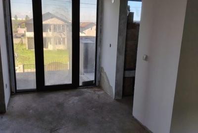 Casă cu 4 camere cu Teren 570 Mp în Aeroport - 1