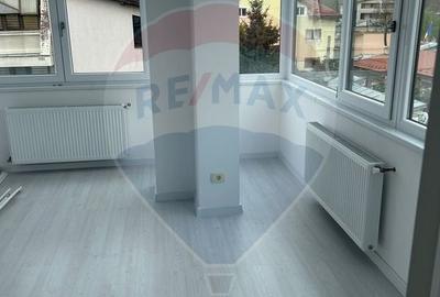 Apartament cu 2 camere semidecomandat în Bucureștii Noi