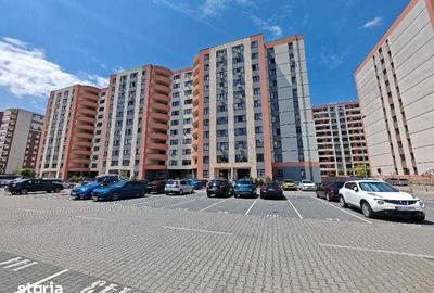 Apartament cu 3 camere semidecomandat în Tractorul