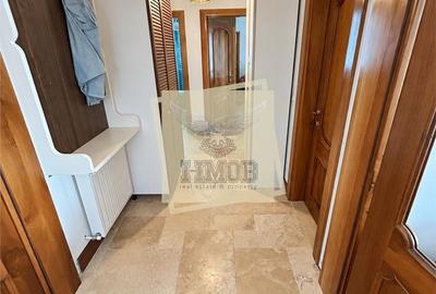 Apartament cu 3 camere, mobilat în Central