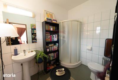 Casă cu 4 camere cu Teren 841 Mp în Odăi